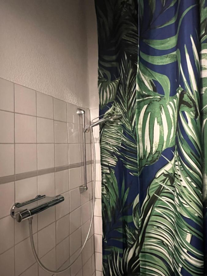 Private Schlafzimmer Mit Wc Dusche Mönchengladbach Extérieur photo