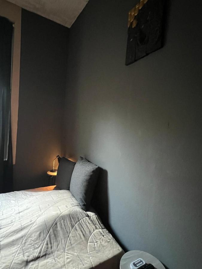 Private Schlafzimmer Mit Wc Dusche Mönchengladbach Extérieur photo